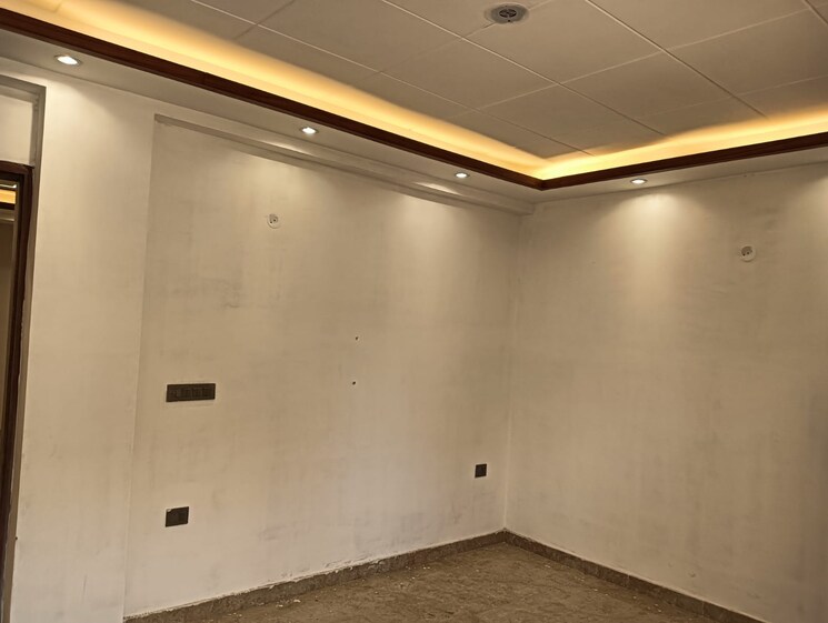 Room, ashoka enclave 5 Bedroom 4500 Sq.Ft. Builder Floor In Ashoka Enclave Faridabad 9382136