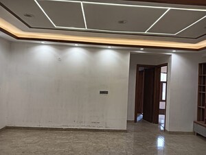 Building Lobby in 5 BHK Builder Floor at Ashoka Enclave – for Rent