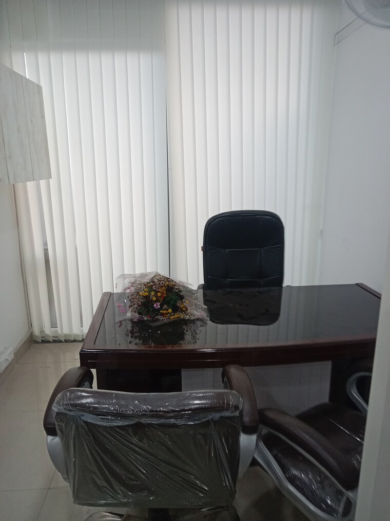 Team Area, gaur-city-center Commercial Office Space 450 Sq.Ft. In Sector 4 Greater Noida Greater Noida 9382177