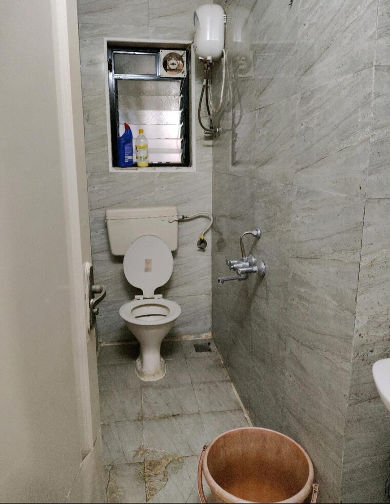 Bathroom, sakinaka Pg For Boys & Girls In Sakinaka 9382154