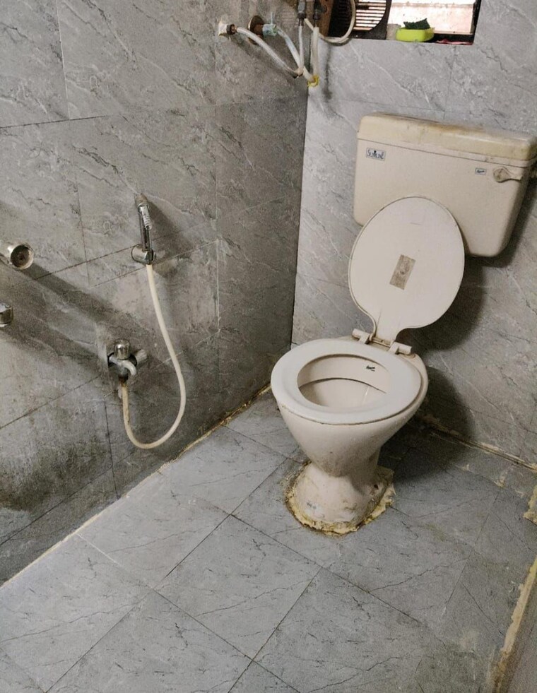 Bathroom, sakinaka Pg For Boys & Girls In Sakinaka 9382154