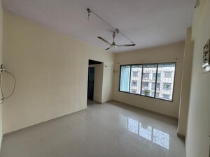 Room in 1 BHK Apartment at Dahisar East – for Rent