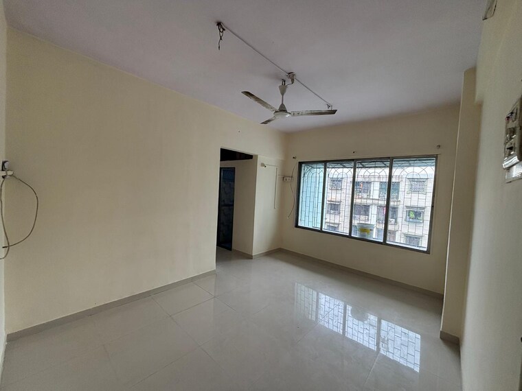 Room, dahisar east 1 Bedroom 550 Sq.Ft. Apartment In Dahisar East Mumbai 9382189