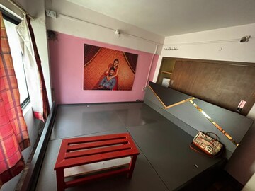 Furnished Amenities in 1.5 BHK Apartment at Dhankawadi – for Rent