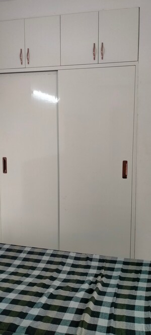 Room in 2 BHK Apartment at Suncity Avenue 76, Sector 76 – for Rent