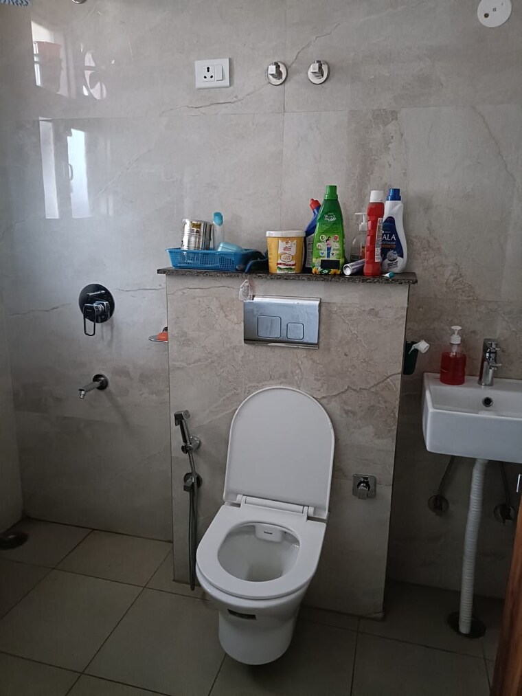 Bathroom, sector 23a 3 Bedroom 2000 Sq.Ft. Builder Floor In Sector 23a Gurgaon 9382203