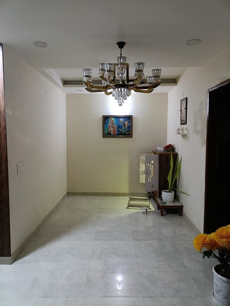 Room, sector 23a 3 Bedroom 2000 Sq.Ft. Builder Floor In Sector 23a Gurgaon 9382203