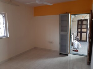 Room in 1 BHK Apartment at Veena Nagar CHS Malad, Malad West – for Rent