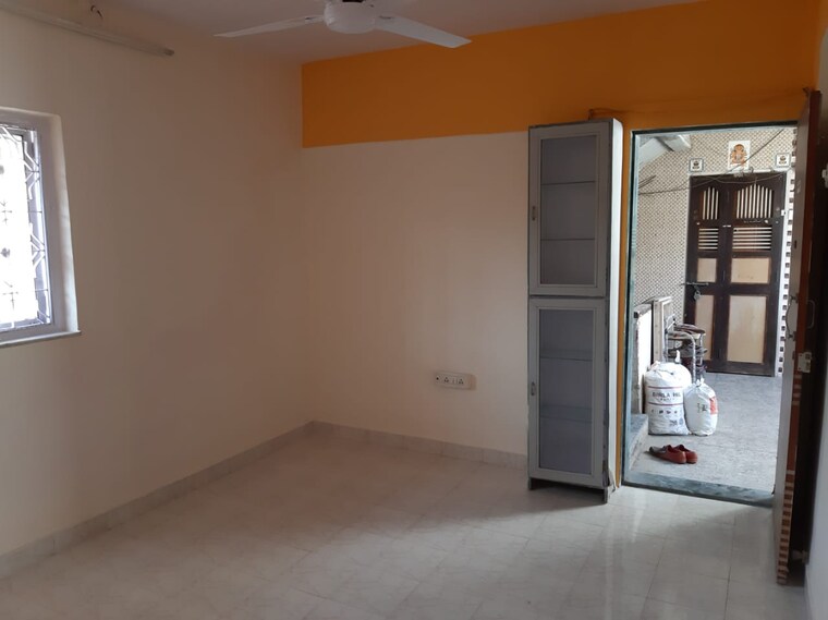 Room, veena-nagar-chs-malad 1 Bedroom 500 Sq.Ft. Apartment In Malad West Mumbai 9382202