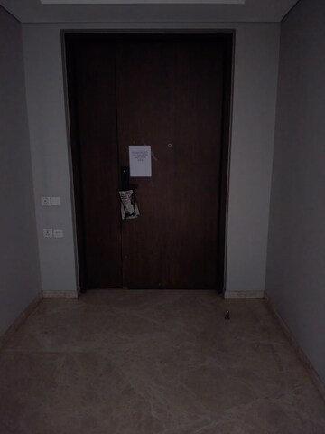 Room in 4 BHK Apartment at Lunkad Sky Belvedere, Viman Nagar – for Sale