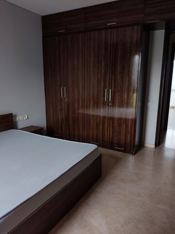 Room in 4 BHK Apartment at Lunkad Sky Belvedere, Viman Nagar – for Sale