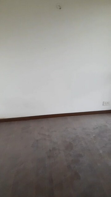 Room in 4 BHK Builder Floor at BPTP Parkland Pride, Sector 77 – for Sale