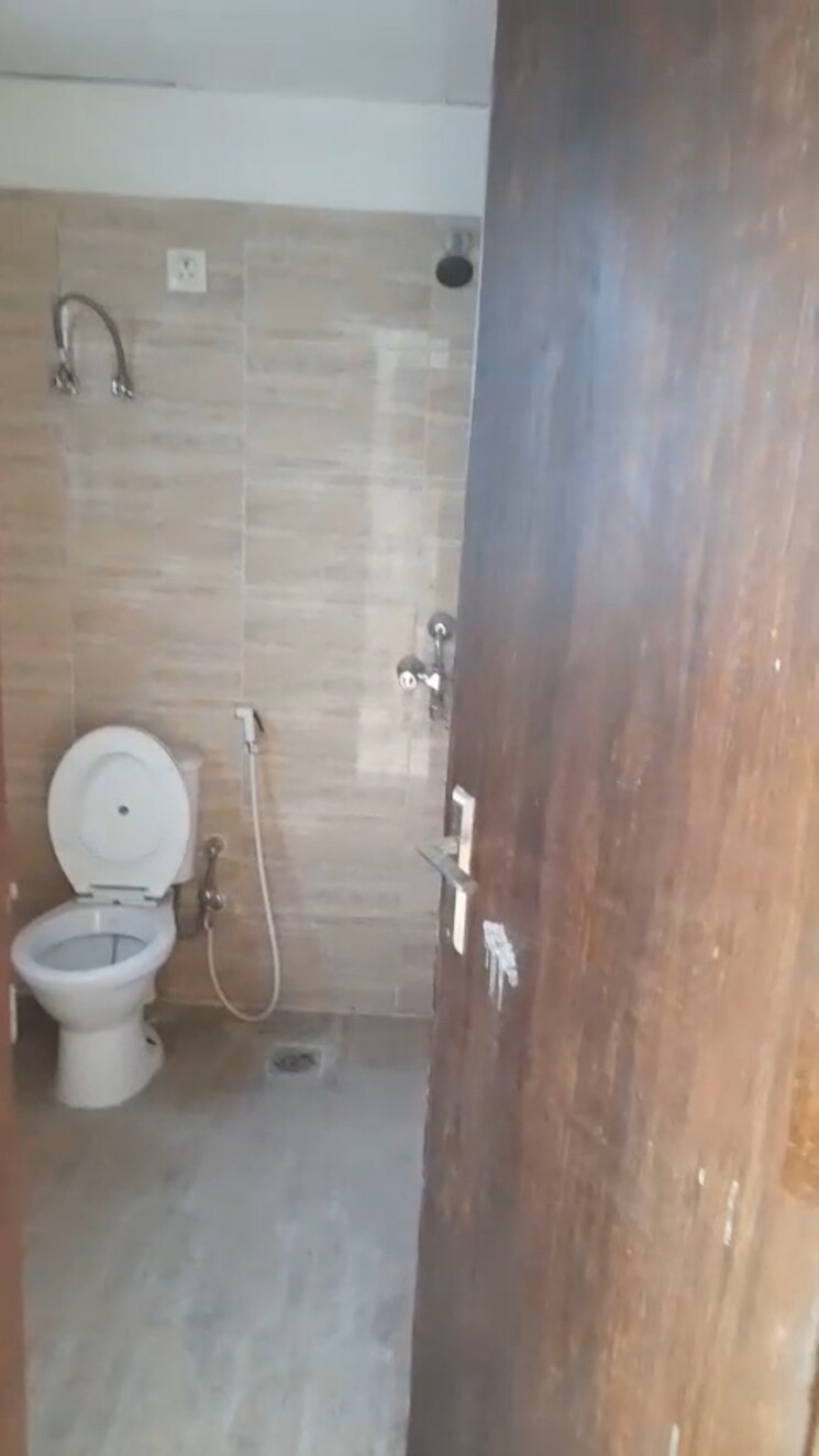 Bathroom, bptp-parkland-pride 4 Bedroom 350 Sq.Yd. Builder Floor In Sector 77 Faridabad 9382230