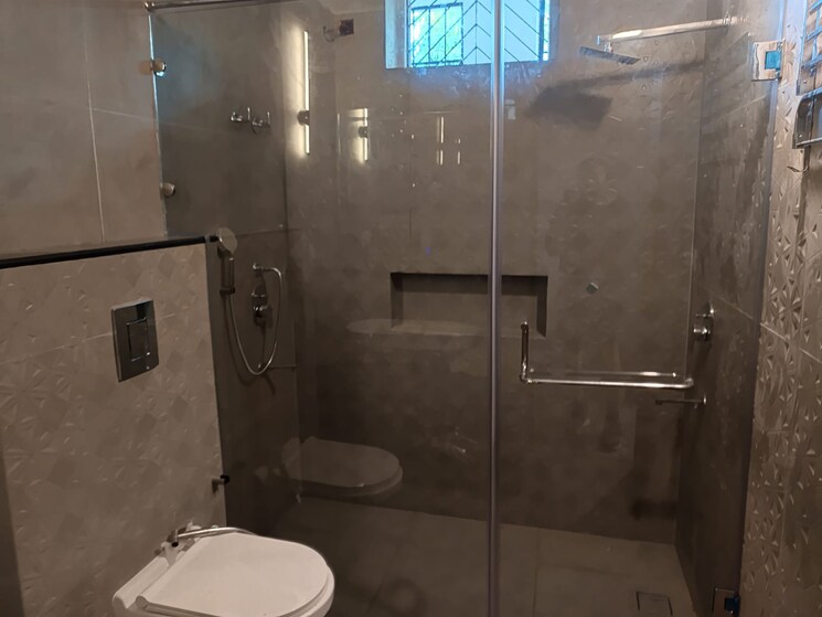Bathroom, panchsheel park 3 Bedroom 2700 Sq.Ft. Builder Floor In Panchsheel Park Delhi 9382223