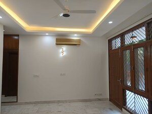 Room in 3 BHK Builder Floor at Panchsheel Park – for Rent