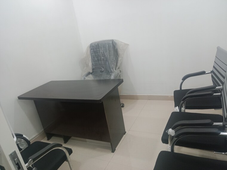 Team Area, gaur-city-center Commercial Office Space 383 Sq.Ft. In Sector 4 Greater Noida Greater Noida 9382227