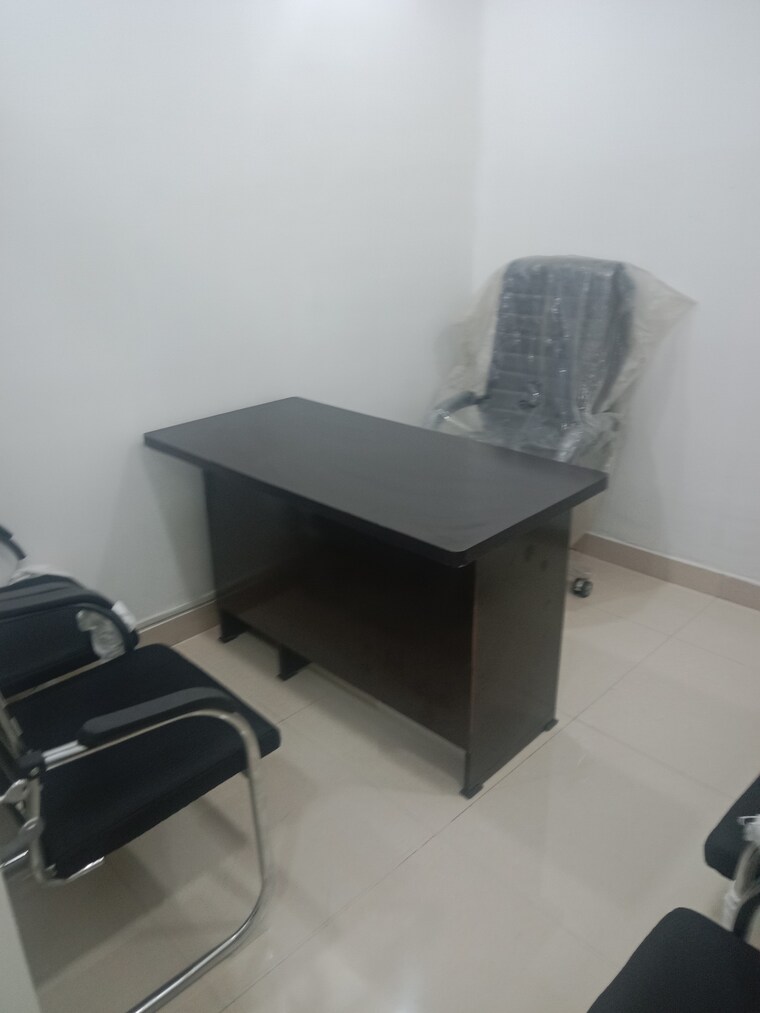 Team Area, gaur-city-center Commercial Office Space 383 Sq.Ft. In Sector 4 Greater Noida Greater Noida 9382227