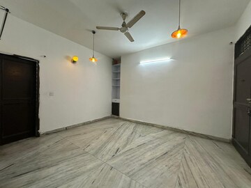 2 BHK Builder Floor For Rent in Chattarpur
