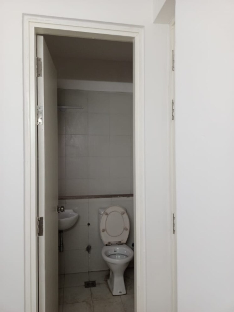 Bathroom, ireo-skyon 2 Bedroom 1524 Sq.Ft. Apartment In Sector 60 Gurgaon 9382255