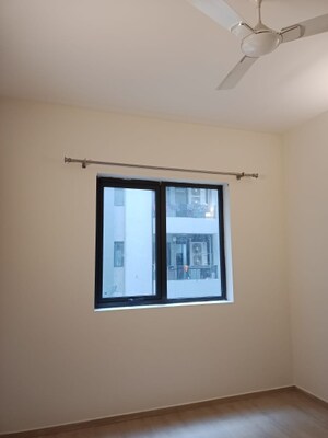 Room in 2 BHK Apartment at Ireo Skyon, Sector 60 – for Rent