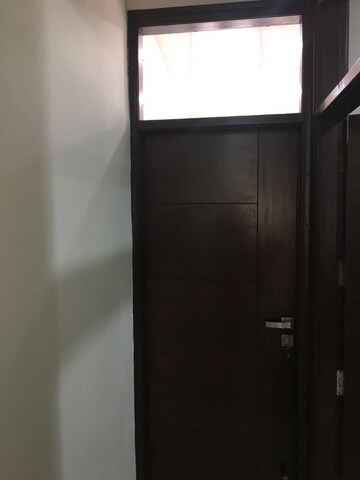 Furnished Amenities in 3 BHK Builder Floor at Malviya Nagar – for Rent