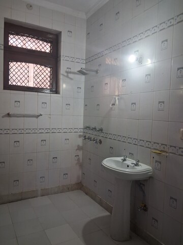 Attached Bathroom in 3.5 BHK Independent House at Sector 19 – for Rent