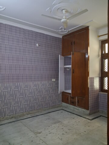 Room in 3.5 BHK Independent House at Sector 19 – for Rent