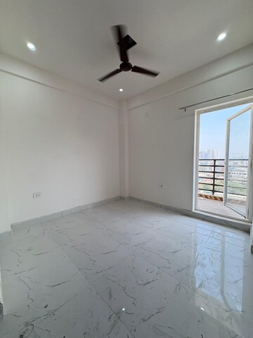 Room in 2 BHK Apartment at Pivotal Paradise, Sector 62 – for Sale