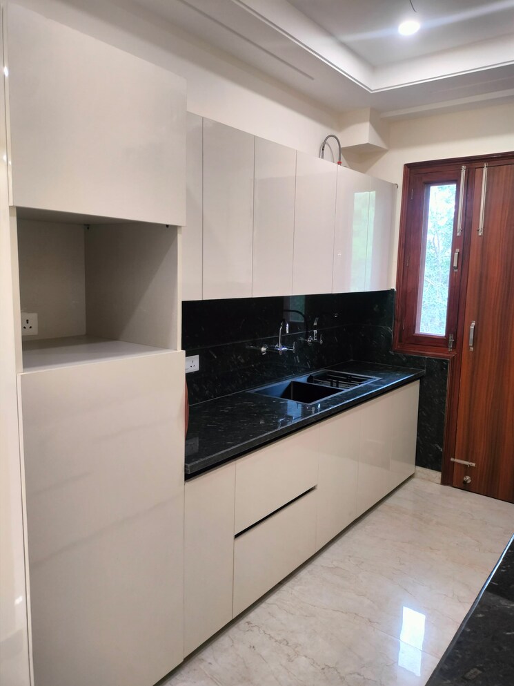 Kitchen, sector 23 3 Bedroom 3000 Sq.Ft. Builder Floor In Sector 23 Gurgaon 9382267