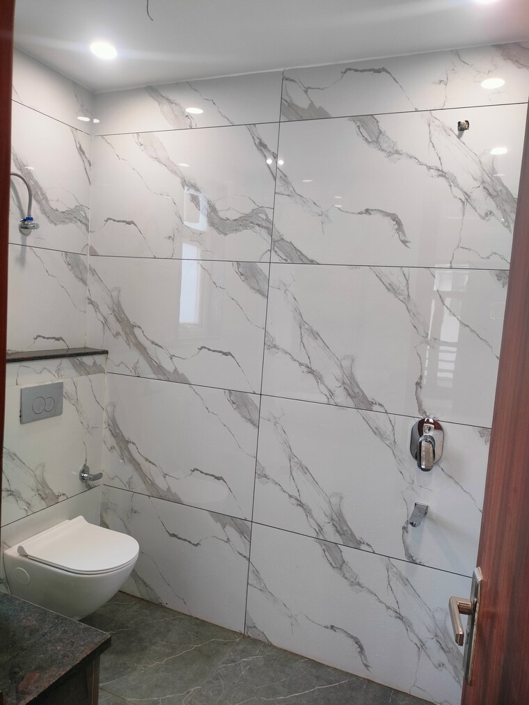 Bathroom, sector 23 3 Bedroom 3000 Sq.Ft. Builder Floor In Sector 23 Gurgaon 9382267