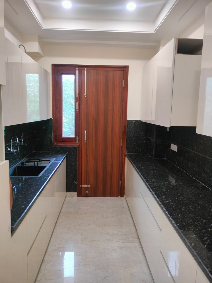 Kitchen, sector 23 3 Bedroom 3000 Sq.Ft. Builder Floor In Sector 23 Gurgaon 9382267