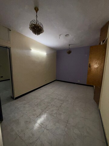 Room in 2 BHK Apartment at Paschim Vihar – for Rent