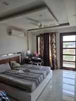 3 BHK + Study Room 2500 Sq.Ft. Builder Floor in Sector 23