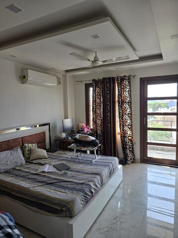 3 BHK Builder Floor For Rent in Sector 23