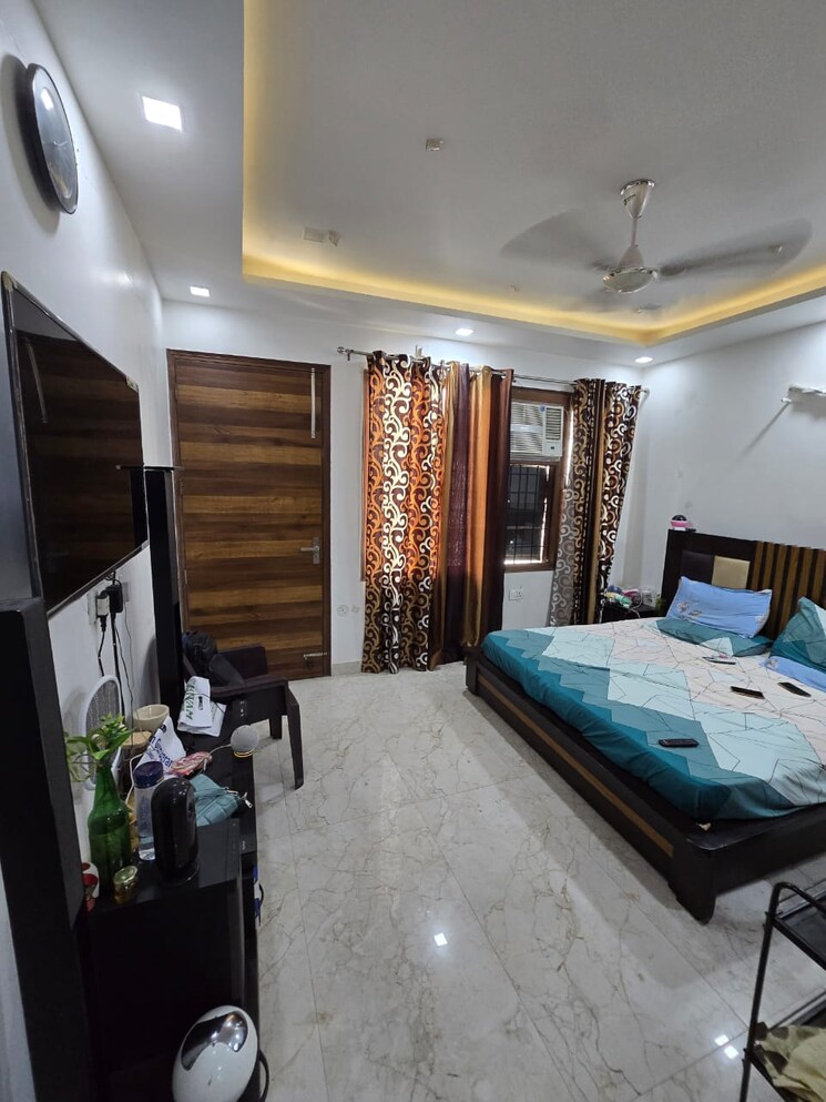 Bedroom, sector 23 3 Bedroom 2500 Sq.Ft. Builder Floor In Sector 23 Gurgaon 9382295