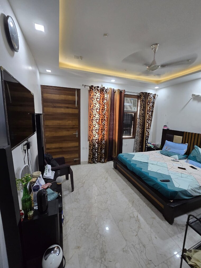Bedroom, sector 23 3 Bedroom 2500 Sq.Ft. Builder Floor In Sector 23 Gurgaon 9382295