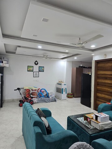 Team Area in 3 BHK Builder Floor at Sector 23 – for Rent