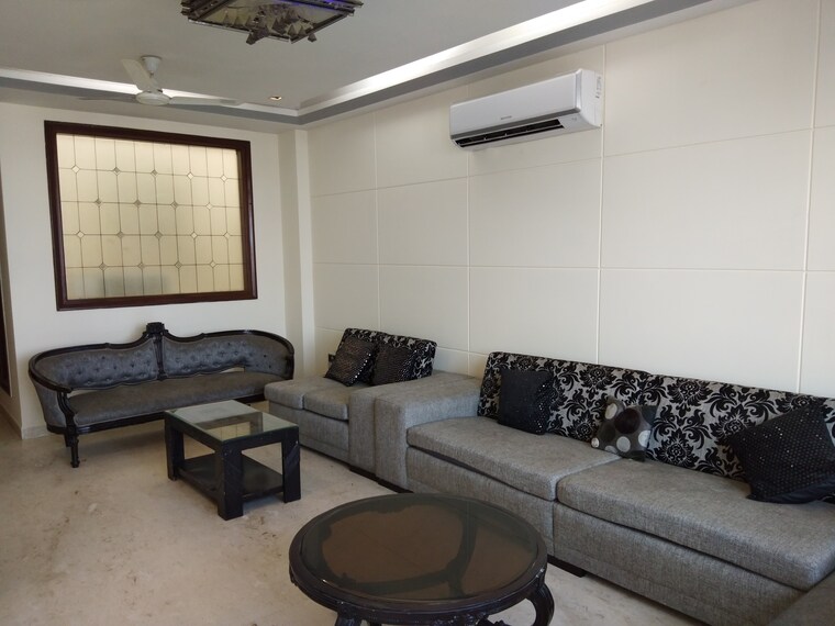 Living Room, shivalik colony 3 Bedroom 1800 Sq.Ft. Builder Floor In Shivalik Colony Delhi 9382282