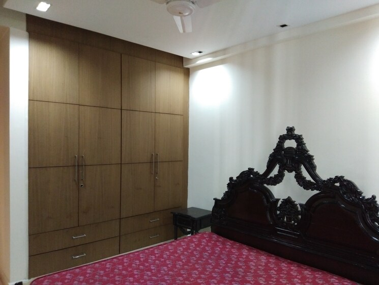 Living Room, shivalik colony 3 Bedroom 1800 Sq.Ft. Builder Floor In Shivalik Colony Delhi 9382282
