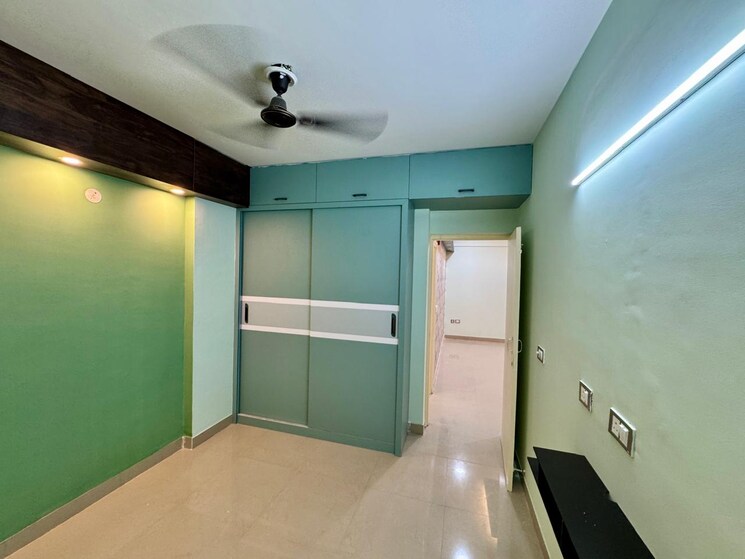 Room, rof-amaltas 2.5 Bedroom 890 Sq.Ft. Apartment In Sector 92 Gurgaon 9382323