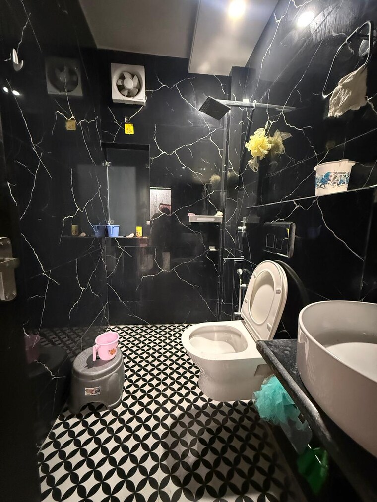 Bathroom, paschim vihar 3 Bedroom 1200 Sq.Ft. Apartment In Paschim Vihar Delhi 9382309