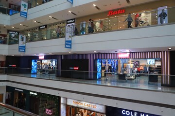  Shop For Rent in Unitech Gardens Galleria, Sector 38a