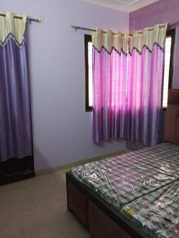 Bedroom in 3 BHK Builder Floor at Palam Vihar – for Rent