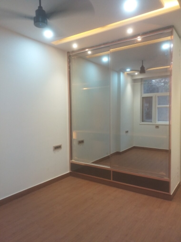 Room, east patel nagar 3 Bedroom 1850 Sq.Ft. Builder Floor In East Patel Nagar Delhi 9382342