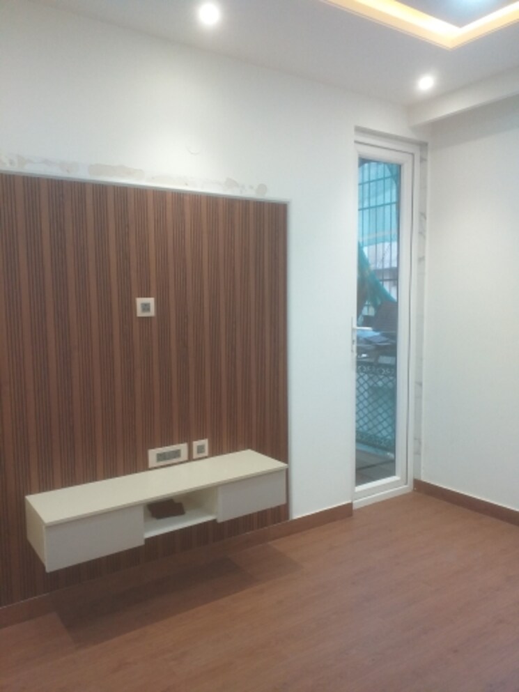 undefined, east patel nagar 3 Bedroom 1850 Sq.Ft. Builder Floor In East Patel Nagar Delhi 9382342