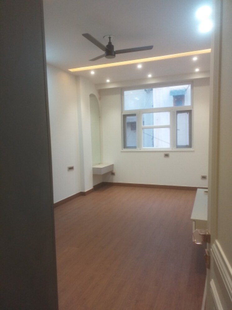 Room, east patel nagar 3 Bedroom 1850 Sq.Ft. Builder Floor In East Patel Nagar Delhi 9382342