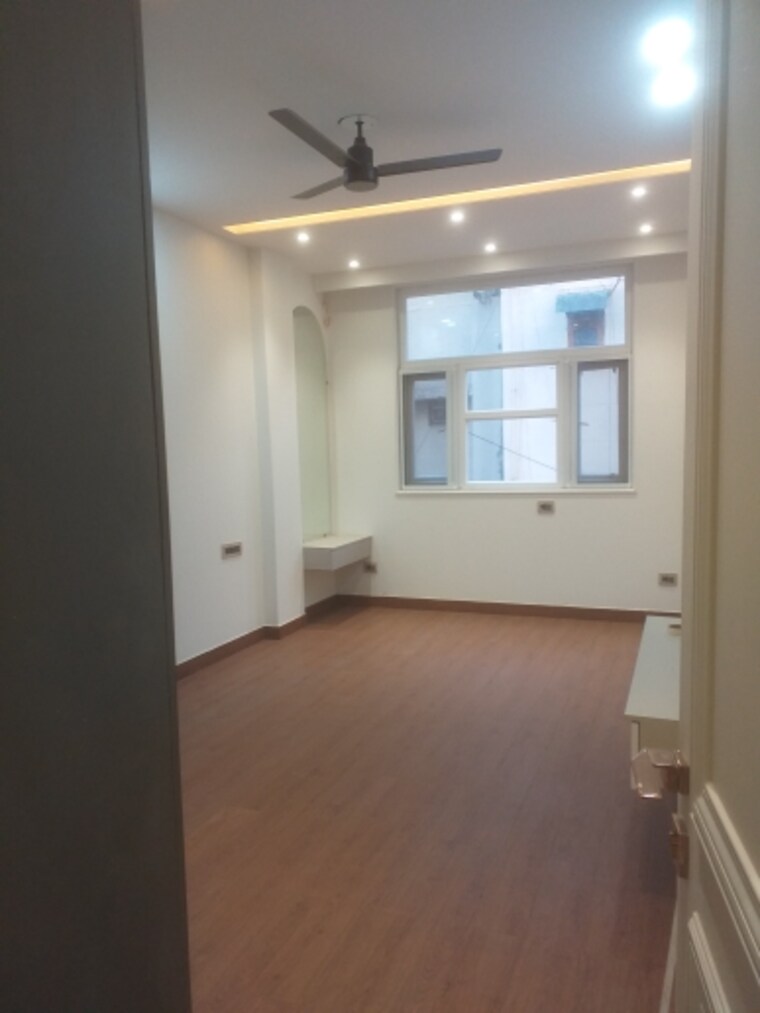 Room, east patel nagar 3 Bedroom 1850 Sq.Ft. Builder Floor In East Patel Nagar Delhi 9382342