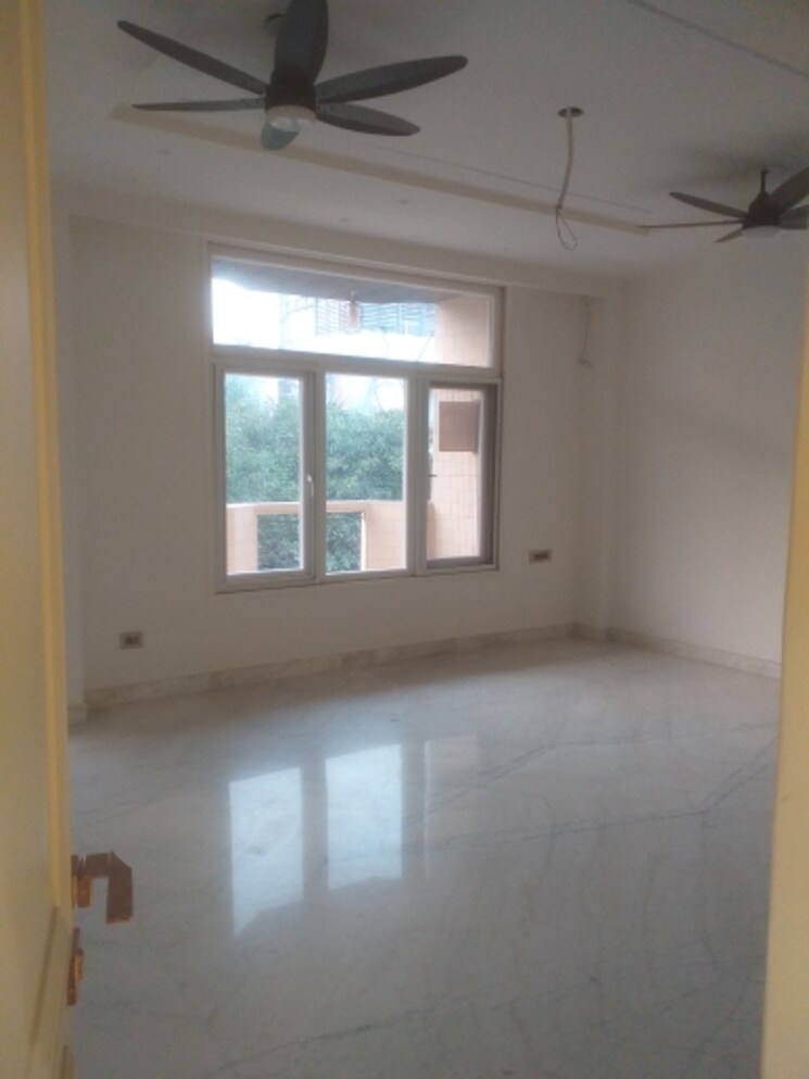 Master Bedroom, east patel nagar 3 Bedroom 1850 Sq.Ft. Builder Floor In East Patel Nagar Delhi 9382342