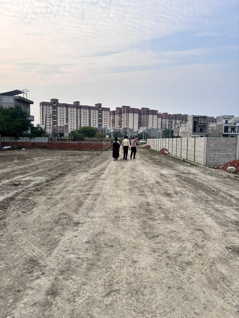 Plot For Sale in Govardhan Enclave 