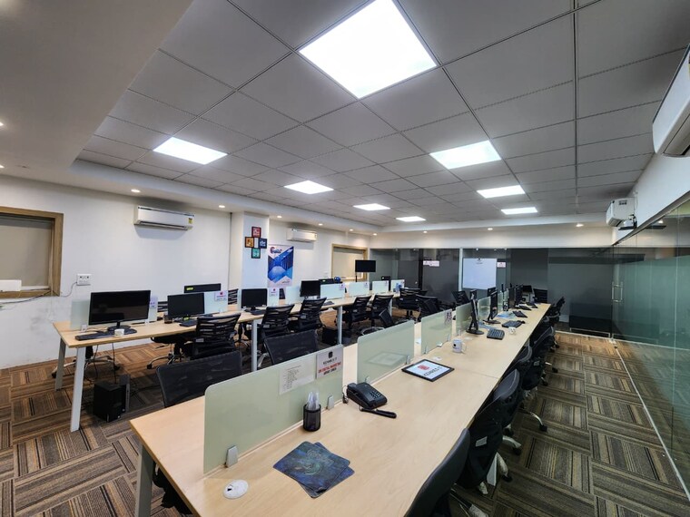 Team Area, sector 63 Commercial Office Space 3000 Sq.Ft. In Sector 63 Noida 9382326